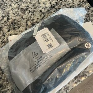 Lulu Lemon Large black Everywhere Belt bag